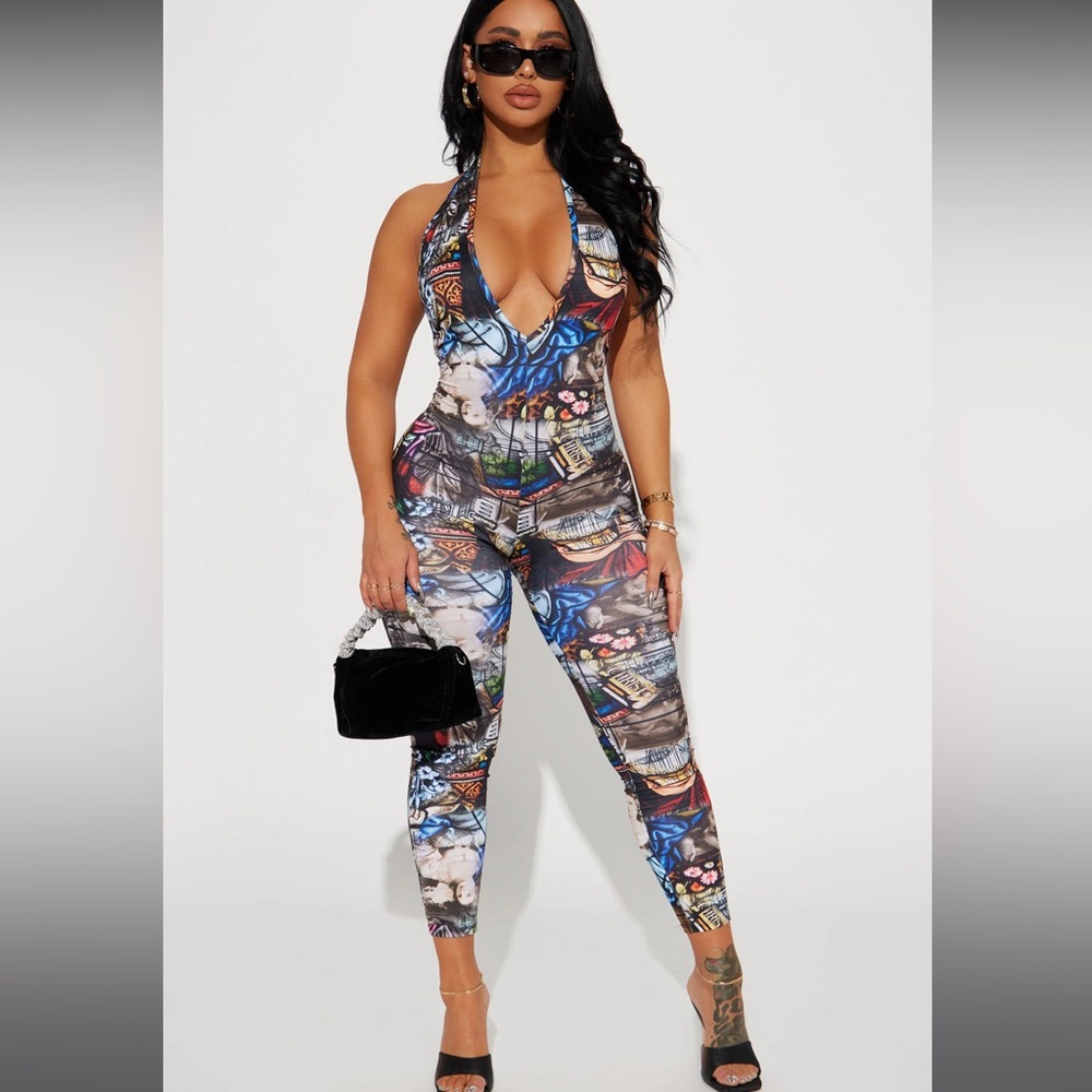 “ graffiti print” fashionnova jumpsuit